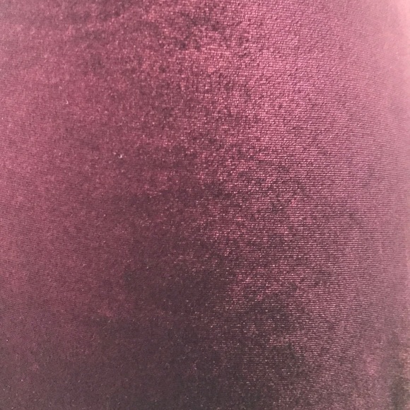 Gorgeous Maroon Windsor Velvet Dress. Size M. - Picture 3 of 3